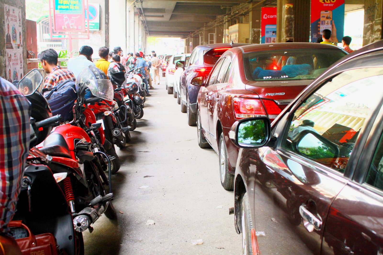 জ্বালানি সংকটে ঢাকার ফিলিং স্টেশনগুলোর আজকের চিত্র